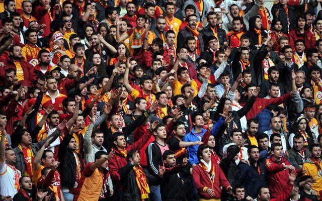 GALATASARAY FANATİKLERİ İÇİN 4 HEDİYE FİKRİ 1 Galatasaray taraftari